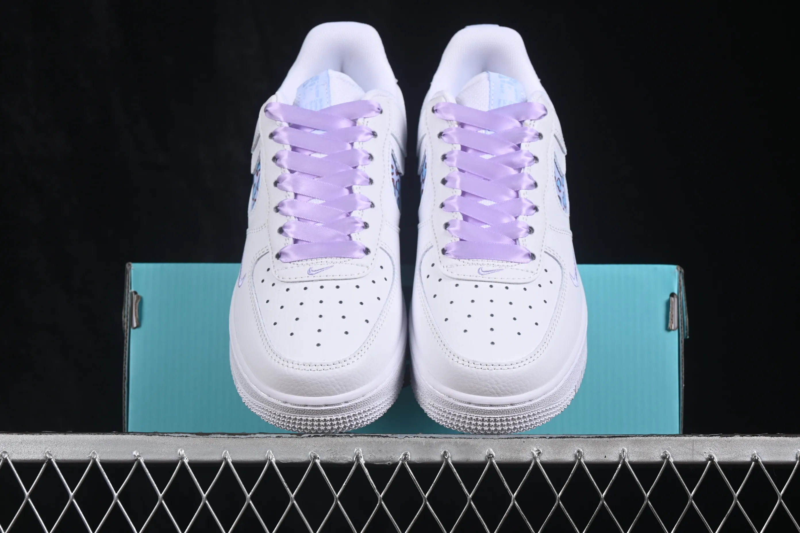 All categories Nk Air Force 1 Air Force series Nk Air Force 1 Low Air Force low-top Nike Air Force 1'07 Low "Ice Blue Leopard Shadow" Hand-painted graffiti Ice Blue Leopard Shadow Air Force 1 low-top casual sneakers FB8971-008